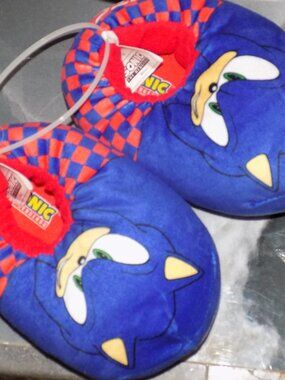 Sonic Hedgehog Slippers Slip On Size 7/8 Kids NEW